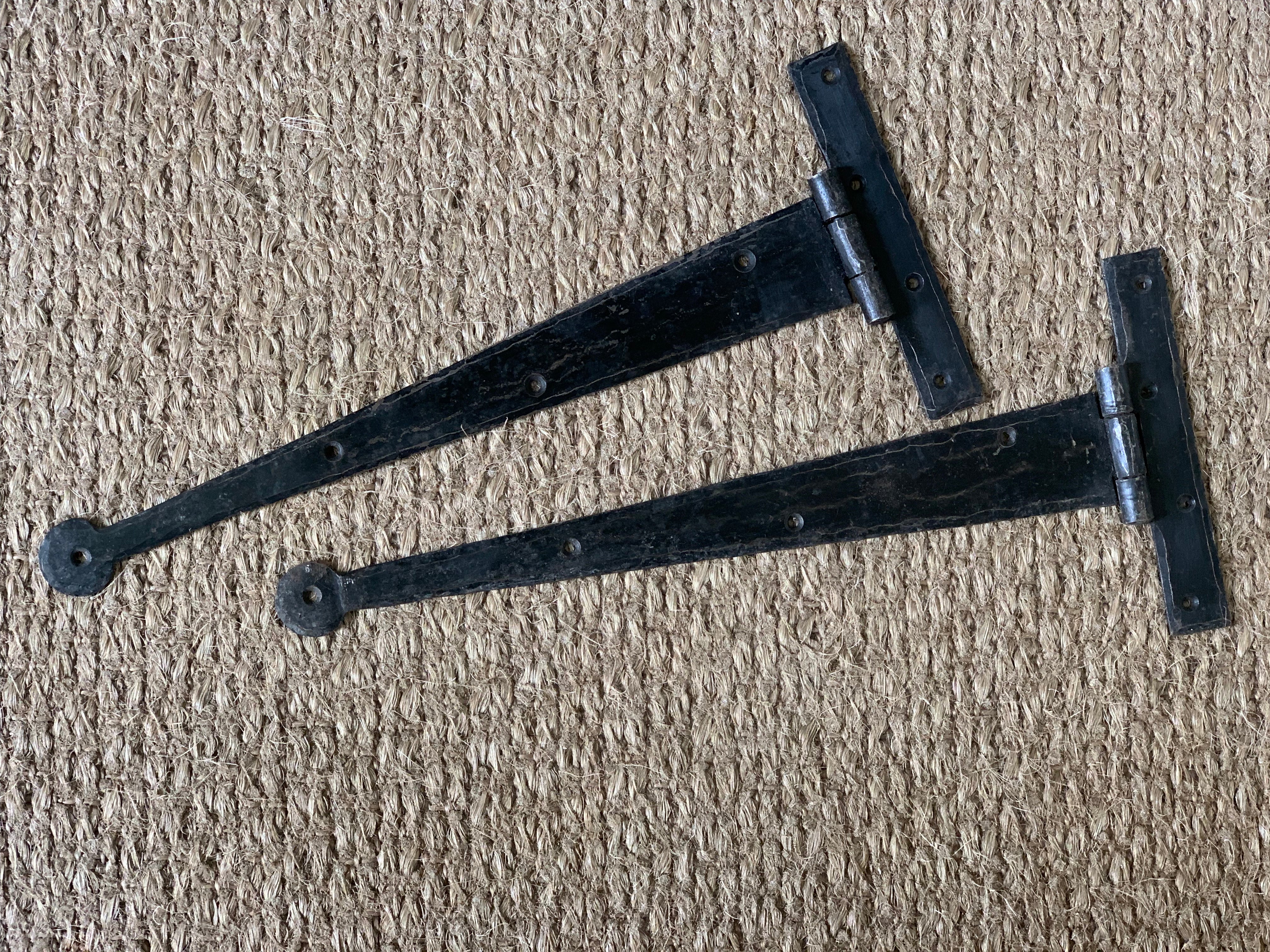 Sale Pair of iron tee hinges, ex display, 38 cm (15