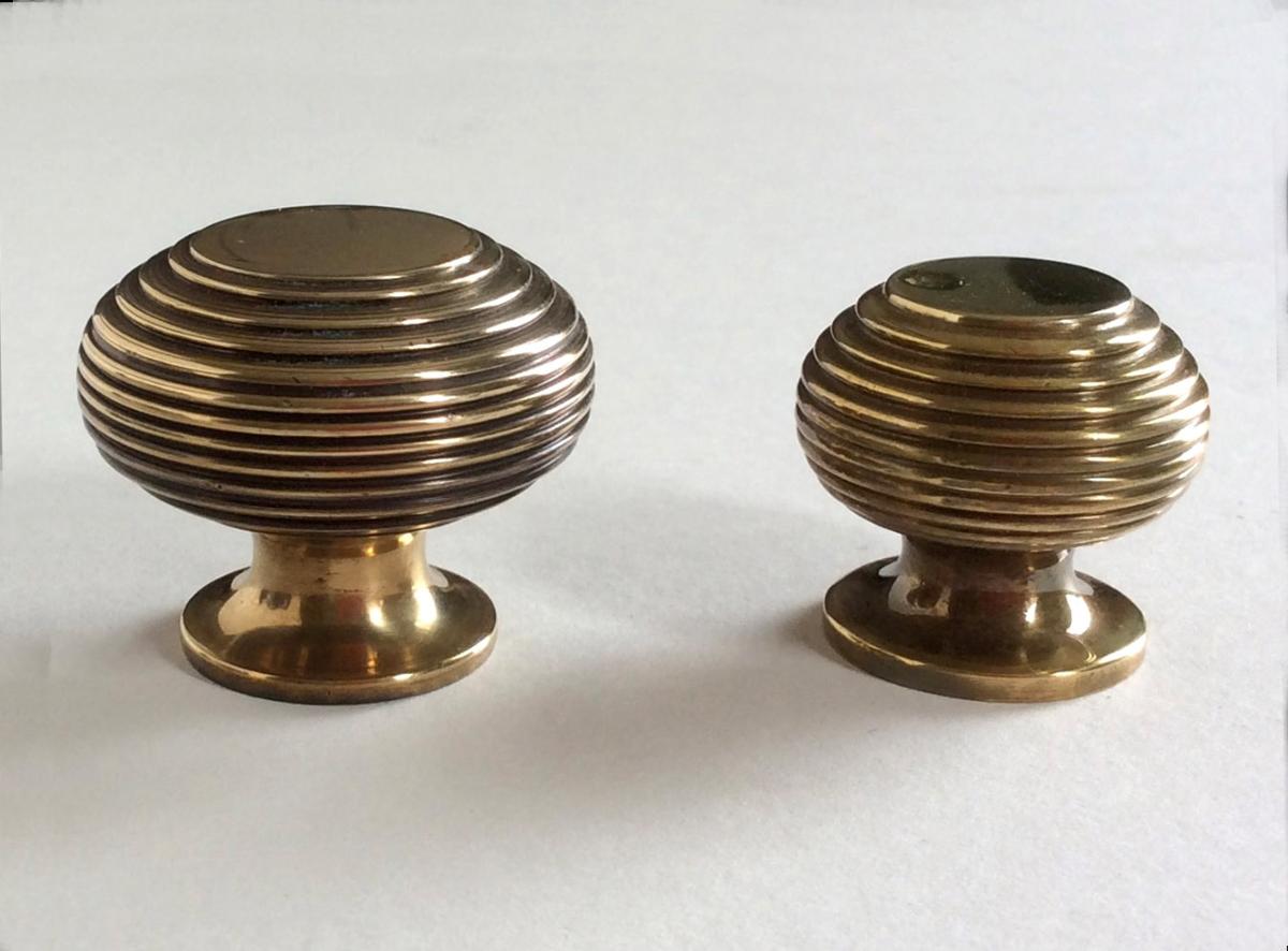 Beehive 30mm Cupboard Knob, Aged Brass