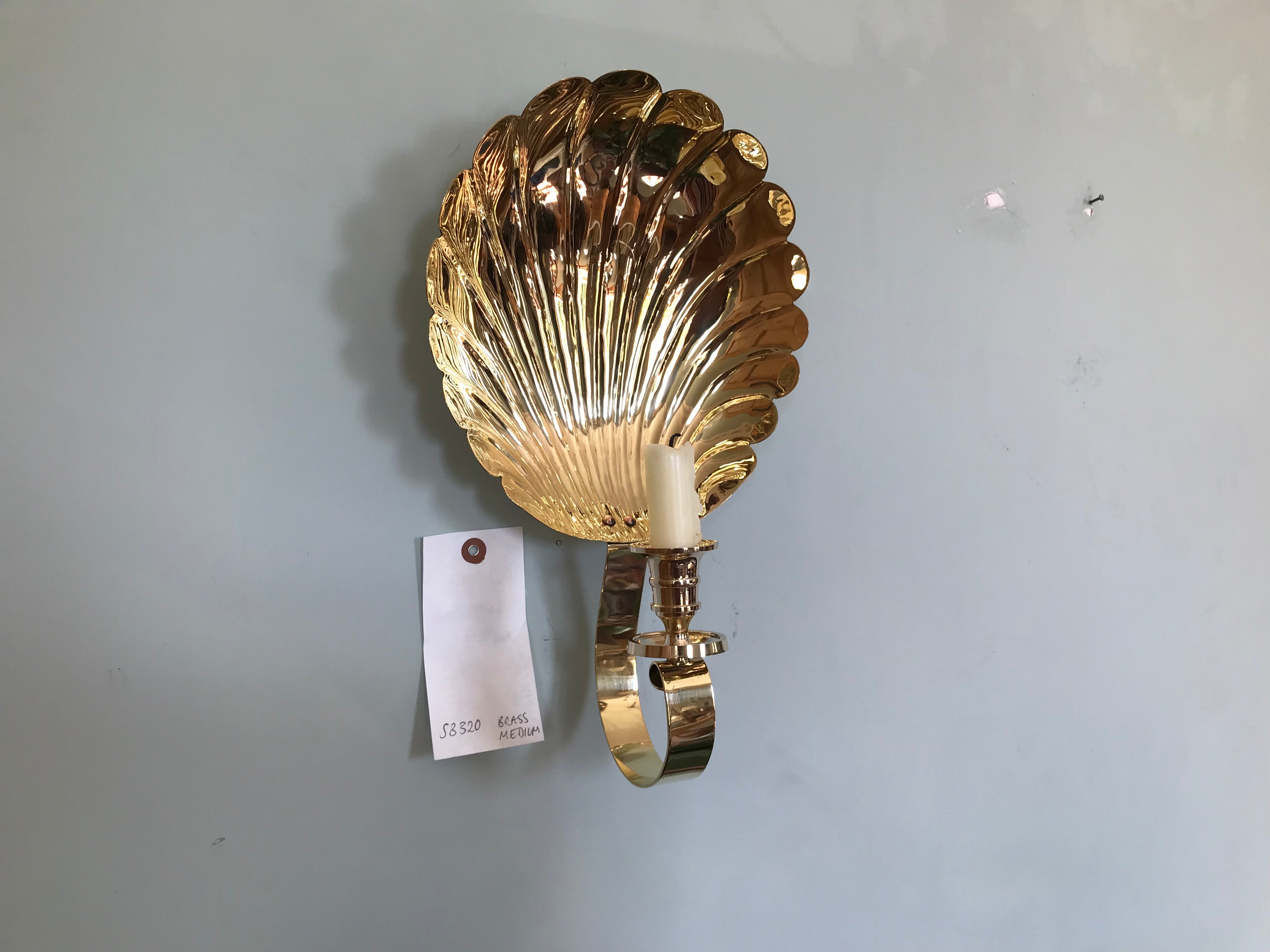 Scallop sconce, medium, slightly imperfect, SB320