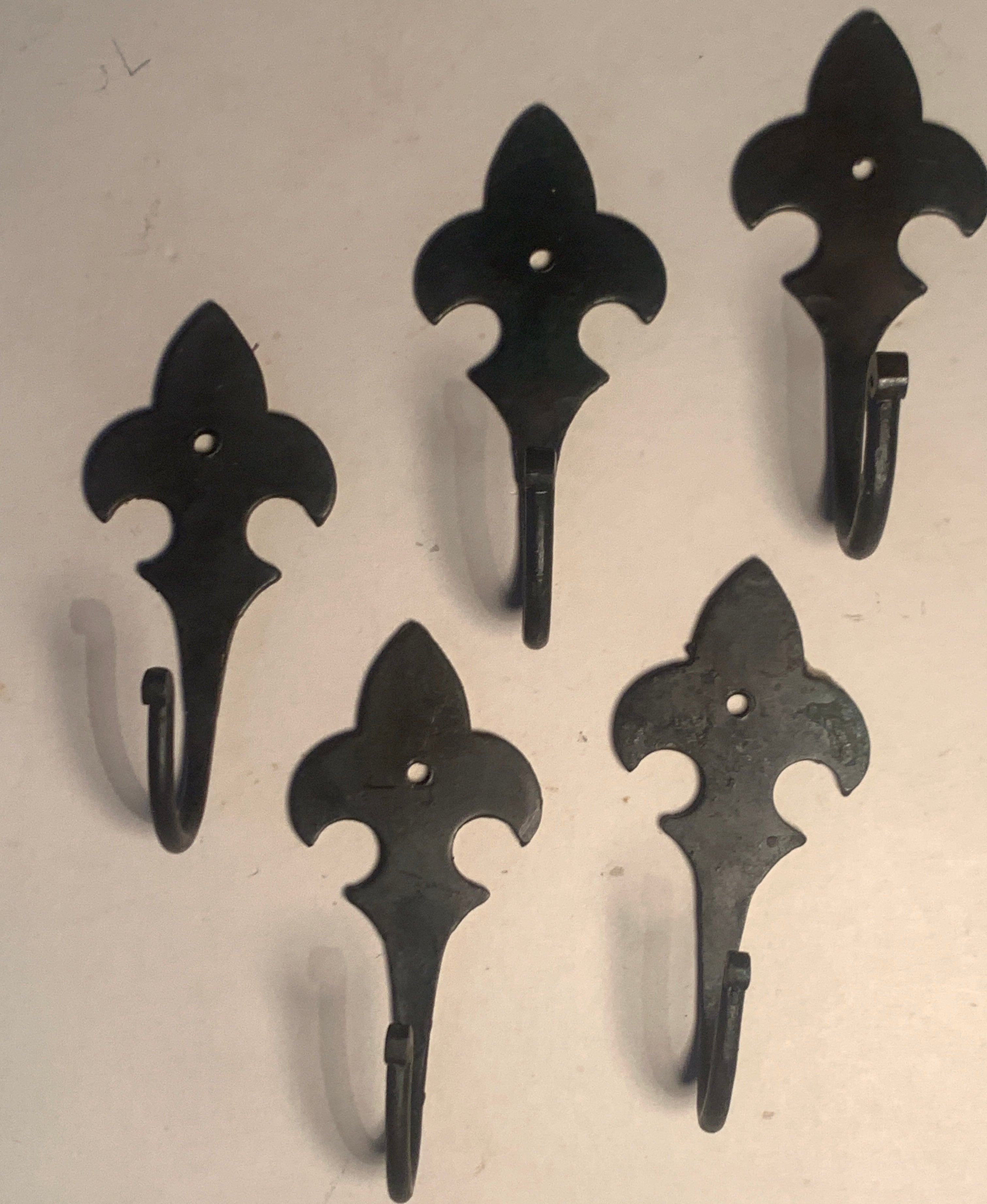 To clear : waxed iron hooks, set of 5