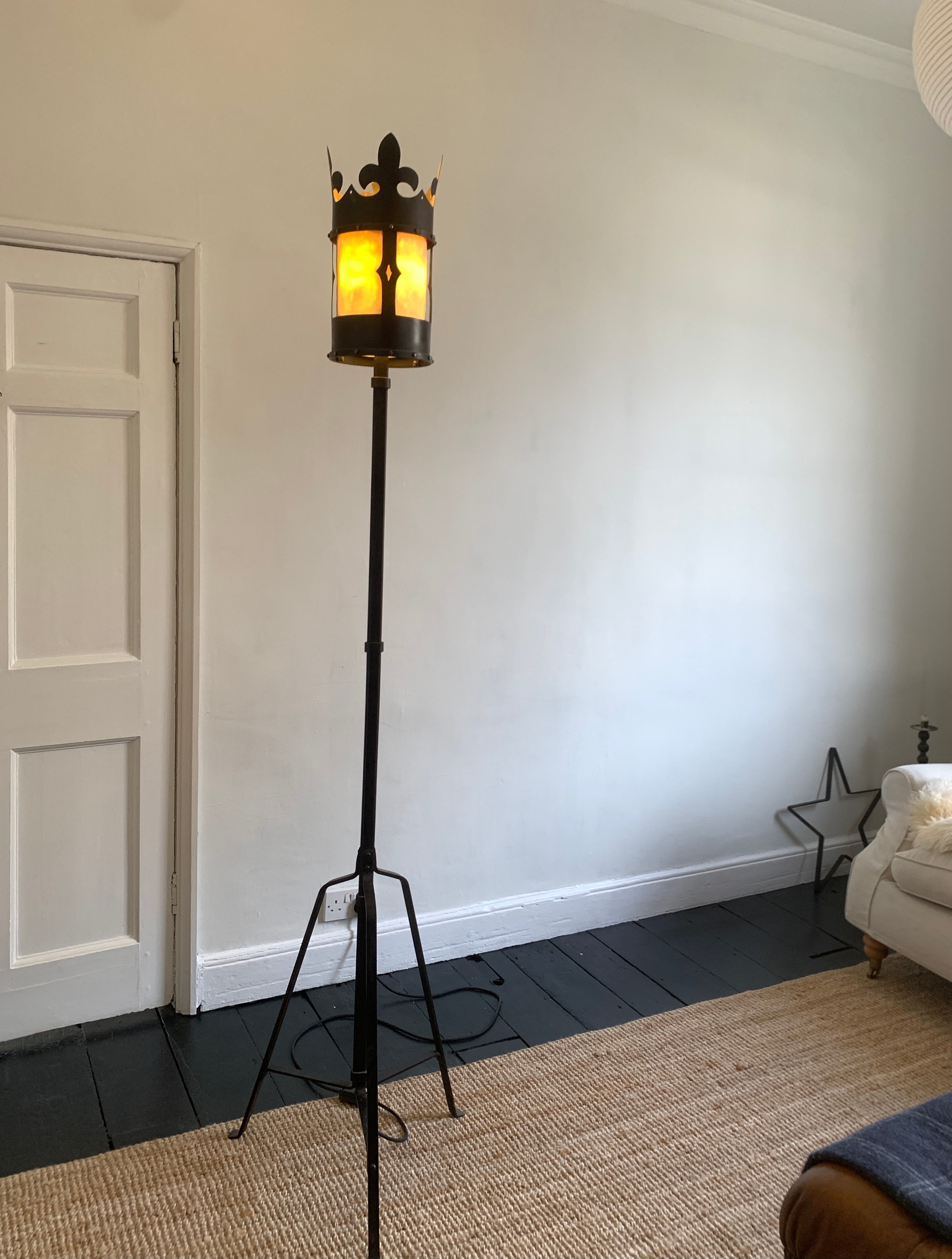 Queen Floor Light, Steel