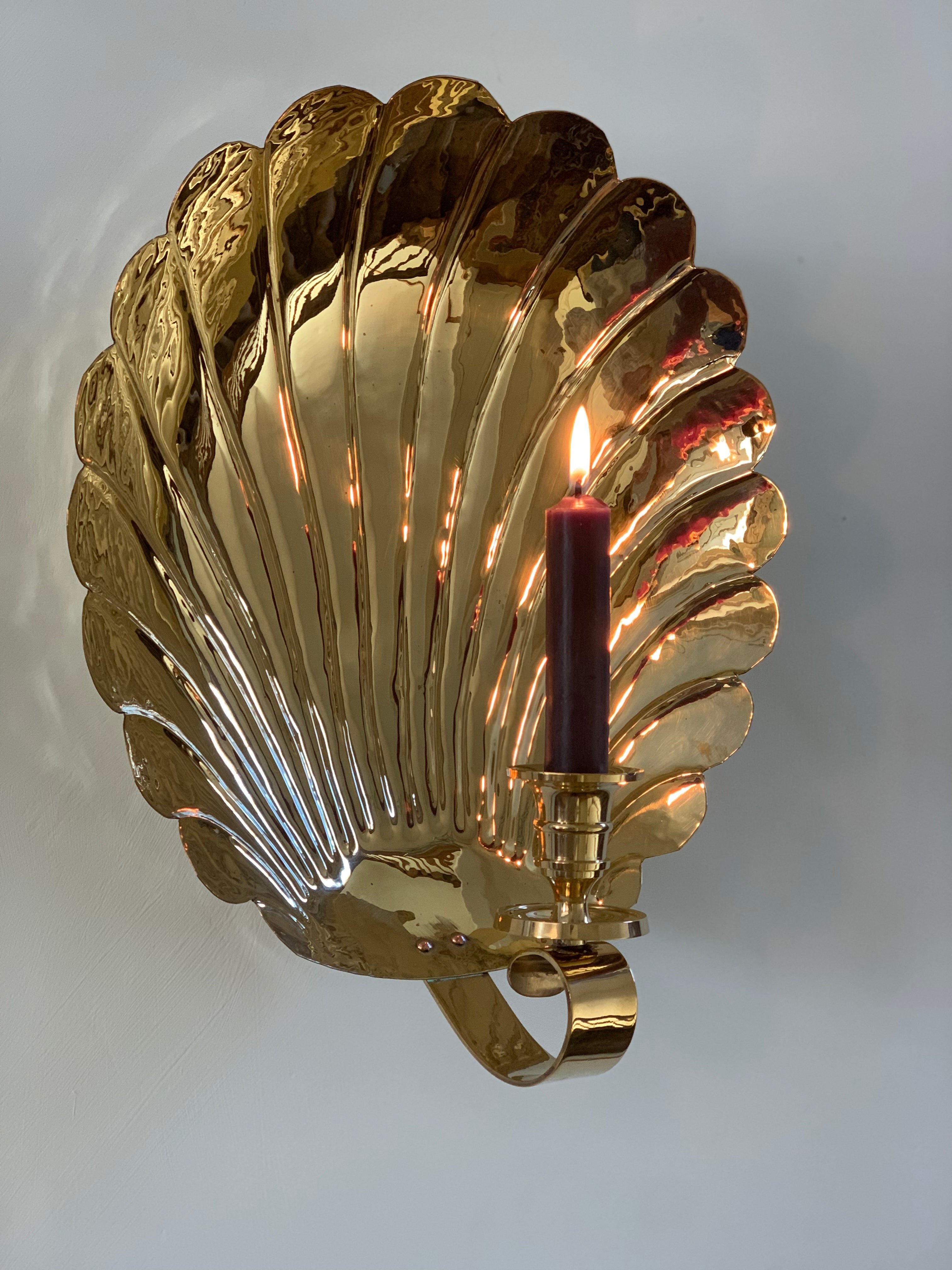 Large Scallop Candle Sconce, Polished Brass. 36 cm